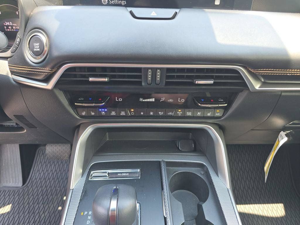 Certified 2026 MAZDA CX-90 3.3 Turbo w/ Premium Plus Pkg AWD/4WD image 28