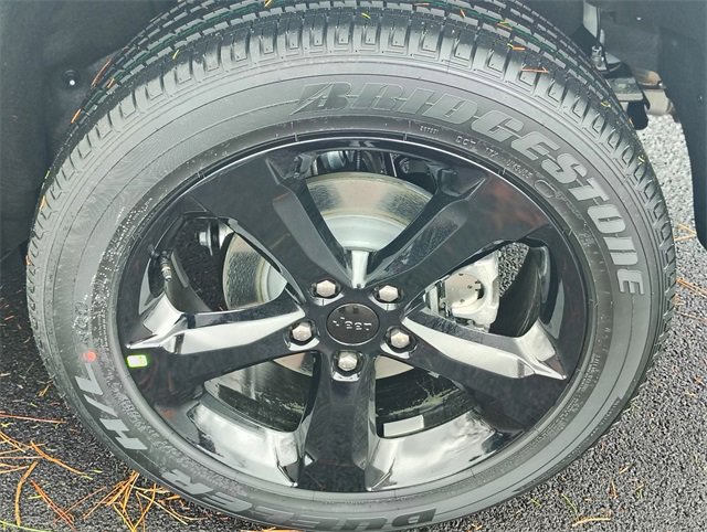 New 2025 Jeep Grand Cherokee Altitude w/ Trailer Tow Package image 5