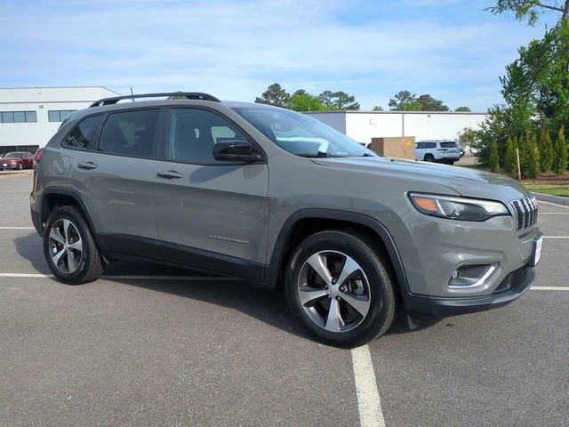 Used 2022 Jeep Cherokee Limited image 2