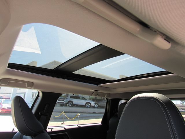 New 2026 Mitsubishi Outlander SEL FWD image 25