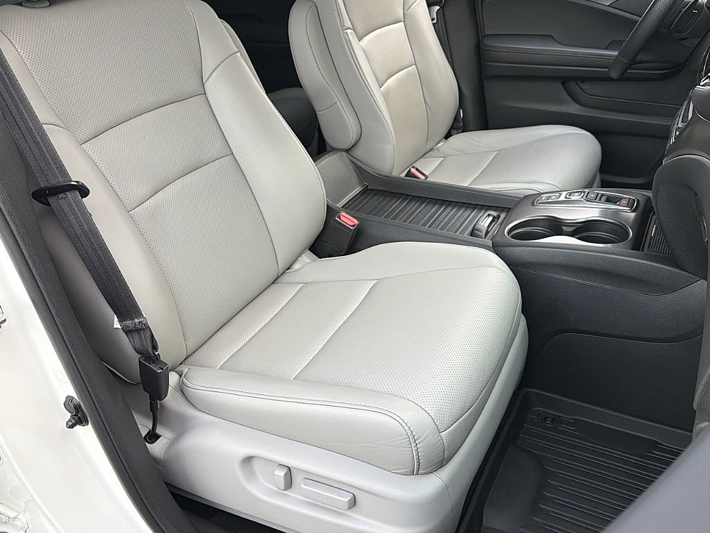 Used 2023 Honda Passport EX-L image 28