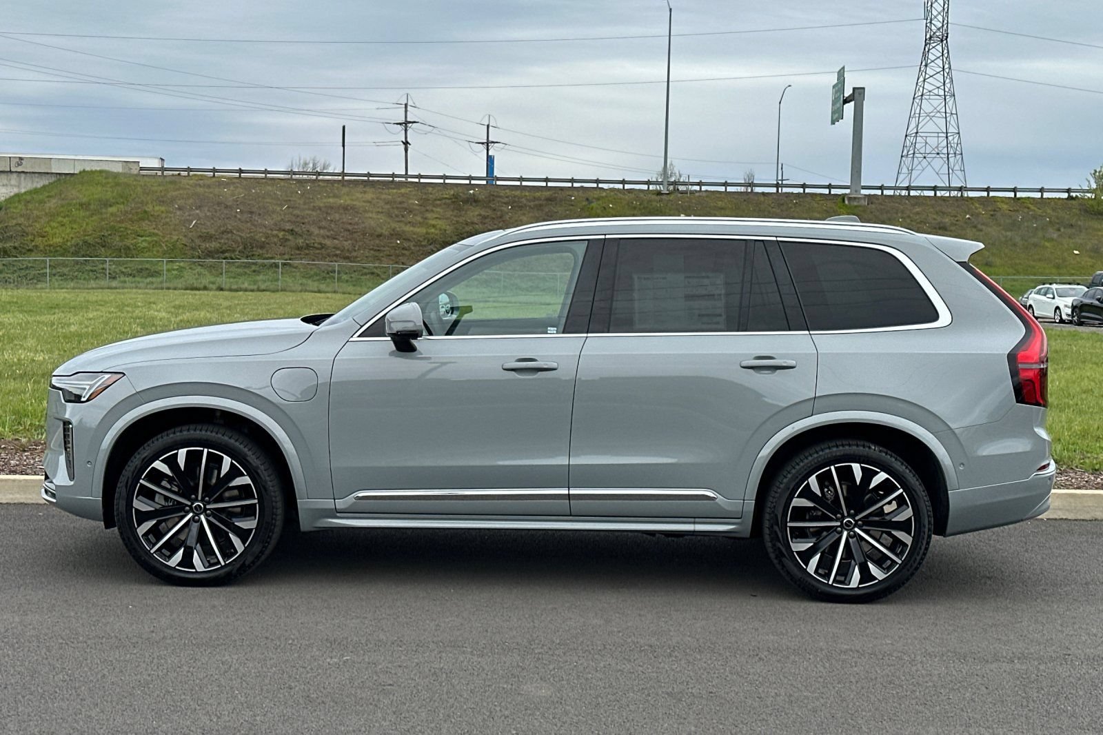 New 2026 Volvo XC90 T8 Plus w/ Protection Package AWD/4WD image 6