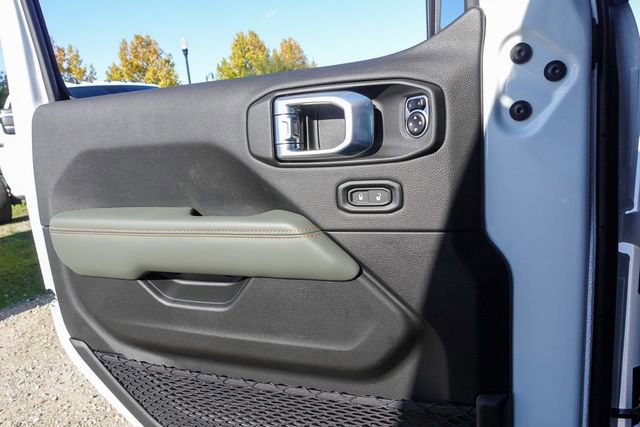 New 2026 Jeep Gladiator Mojave image 16