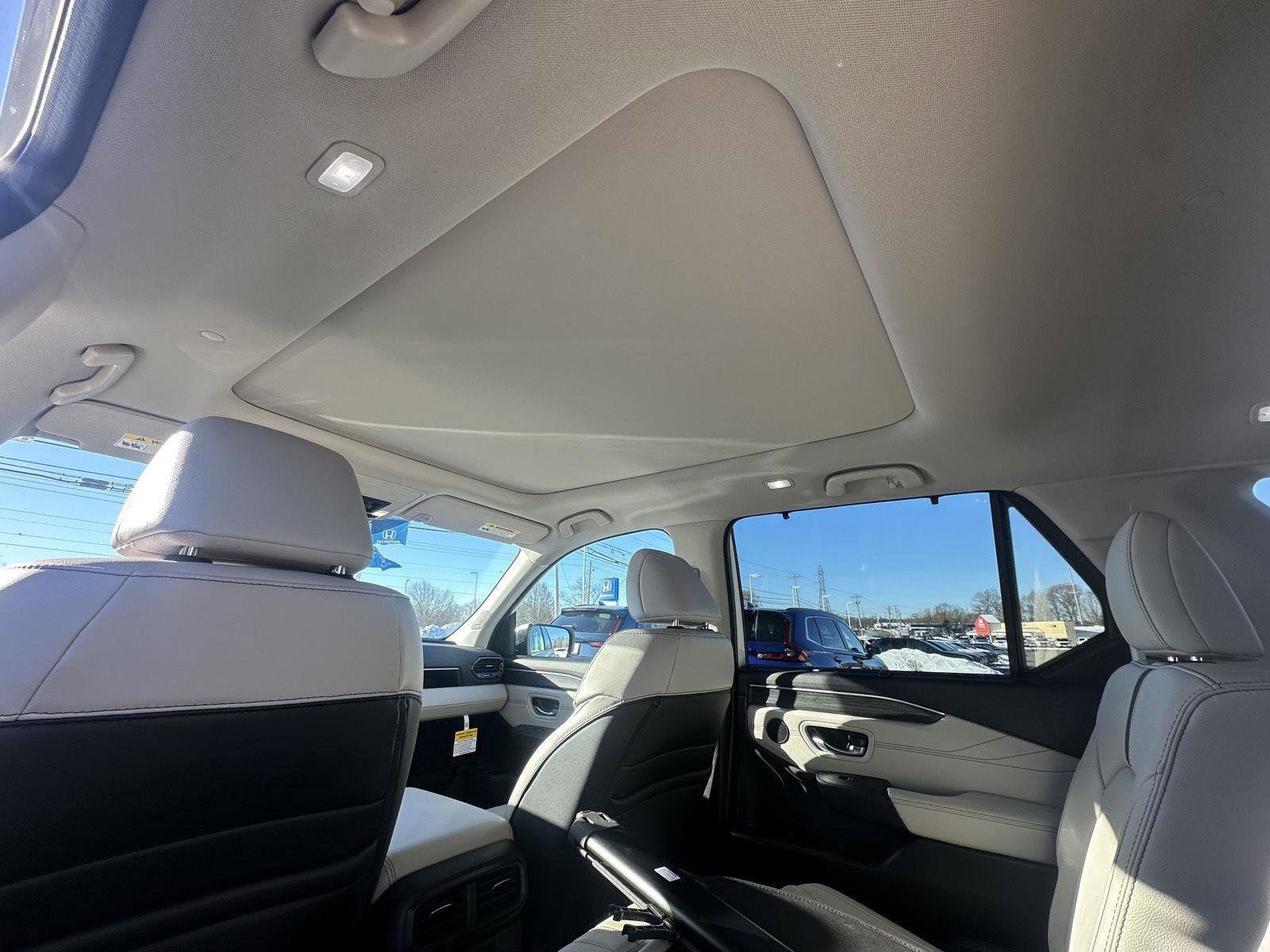 New 2026 Honda Pilot Touring image 12