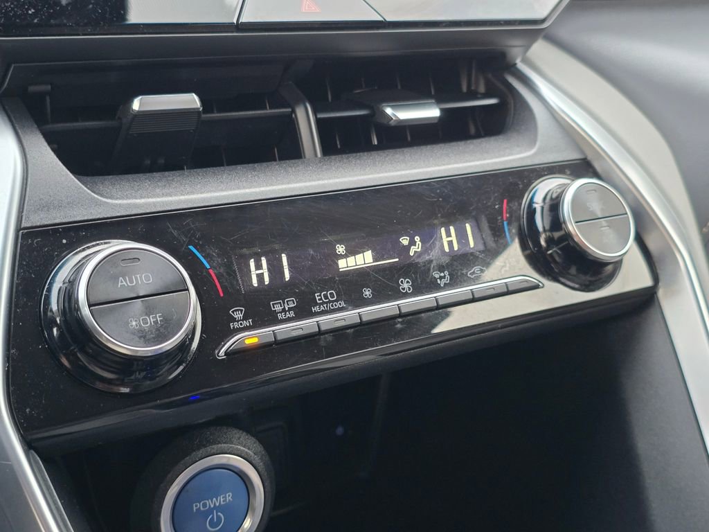 Used 2022 Toyota Venza LE image 30