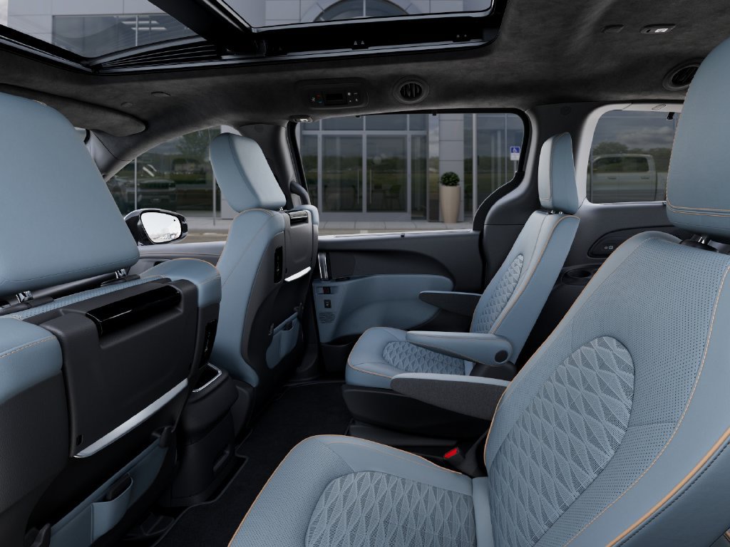 New 2027 Chrysler Pacifica Pinnacle w/ Theater Group FWD image 23