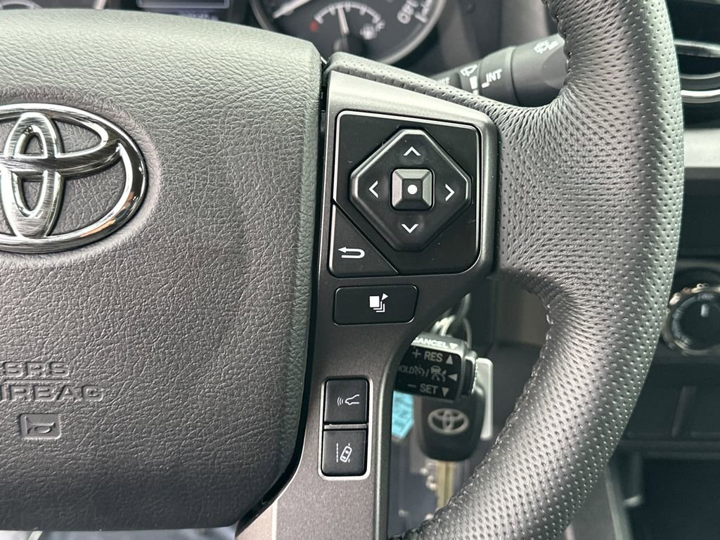 Used 2022 Toyota Tacoma TRD Off-Road image 23