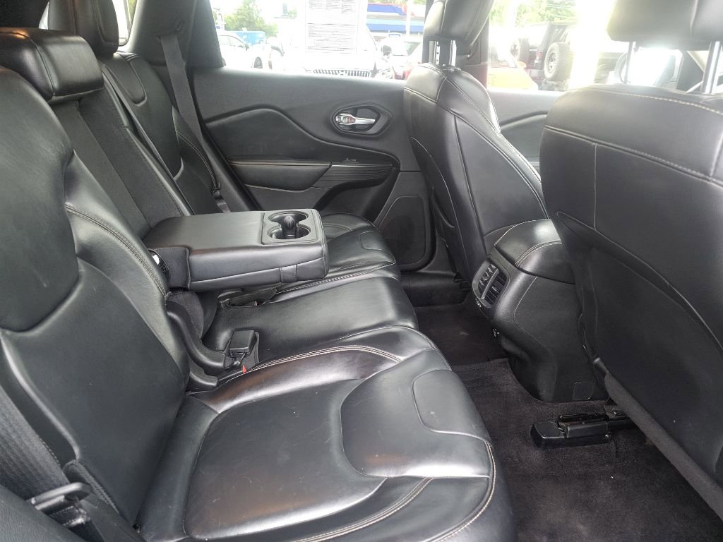 Used 2016 Jeep Cherokee Limited image 46