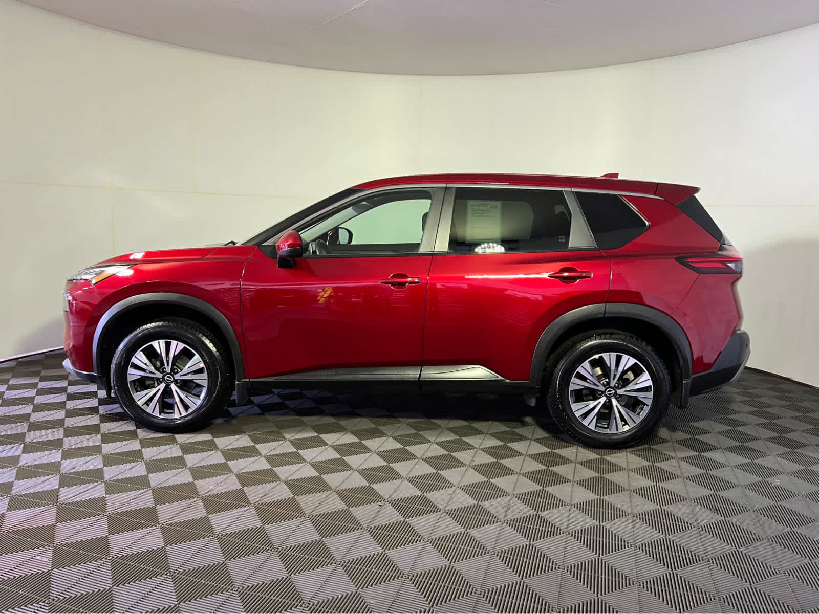 Certified 2022 Nissan Rogue SV AWD/4WD image 4