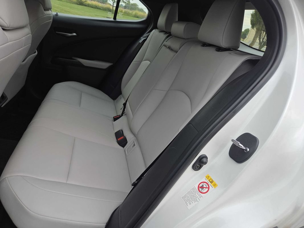 Used 2019 Lexus UX 250h w/ Premium Package AWD/4WD image 11