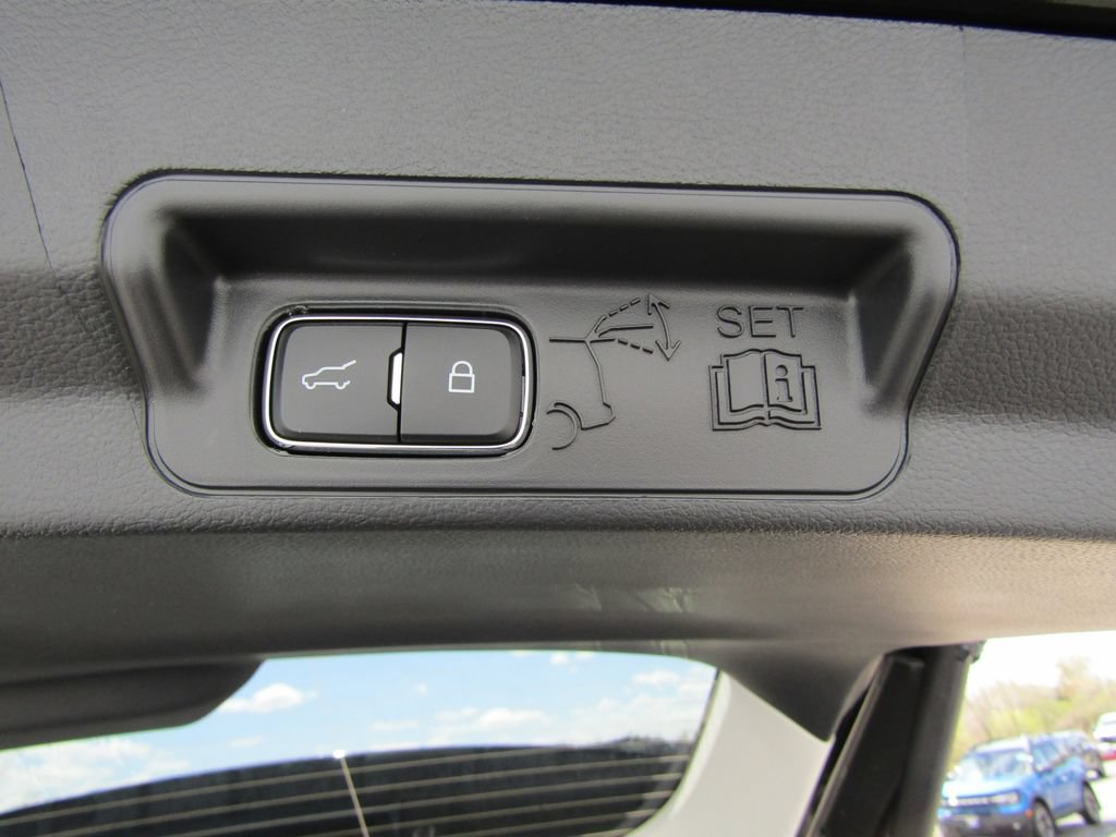 New 2026 Ford Explorer Active w/ Active Comfort Package AWD/4WD image 20