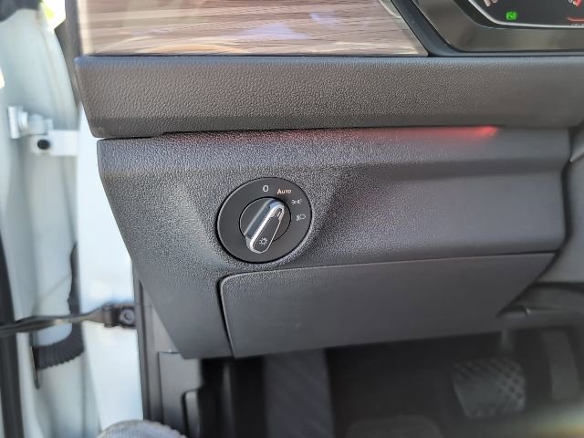 Used 2024 Volkswagen Jetta SEL FWD image 25