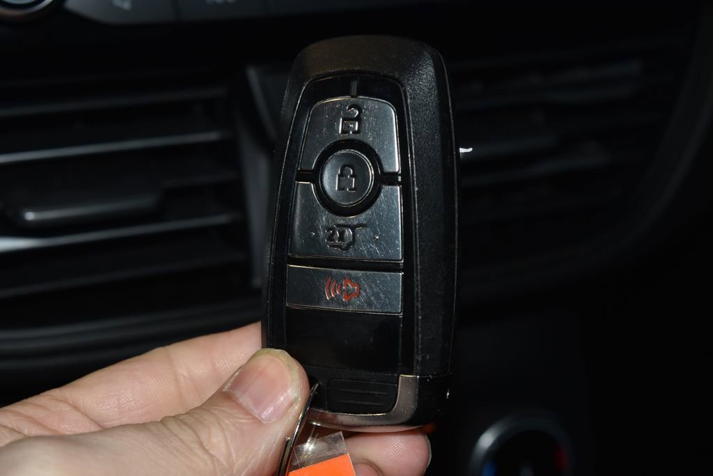 Used 2025 Ford Escape Active AWD/4WD image 17