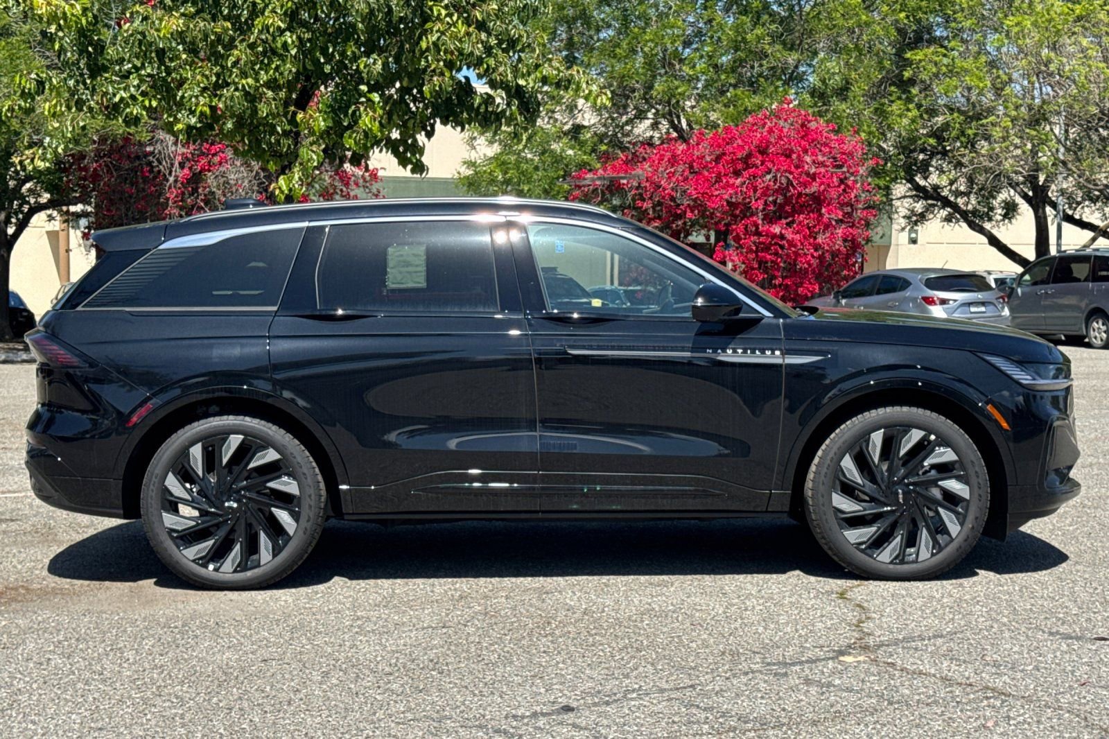 New 2026 Lincoln Nautilus Black Label w/ Jet Appearance Package image 4