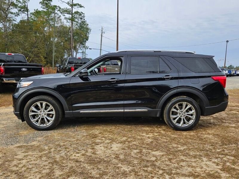 Used 2023 Ford Explorer Limited w/ Equipment Group 301A AWD/4WD image 5