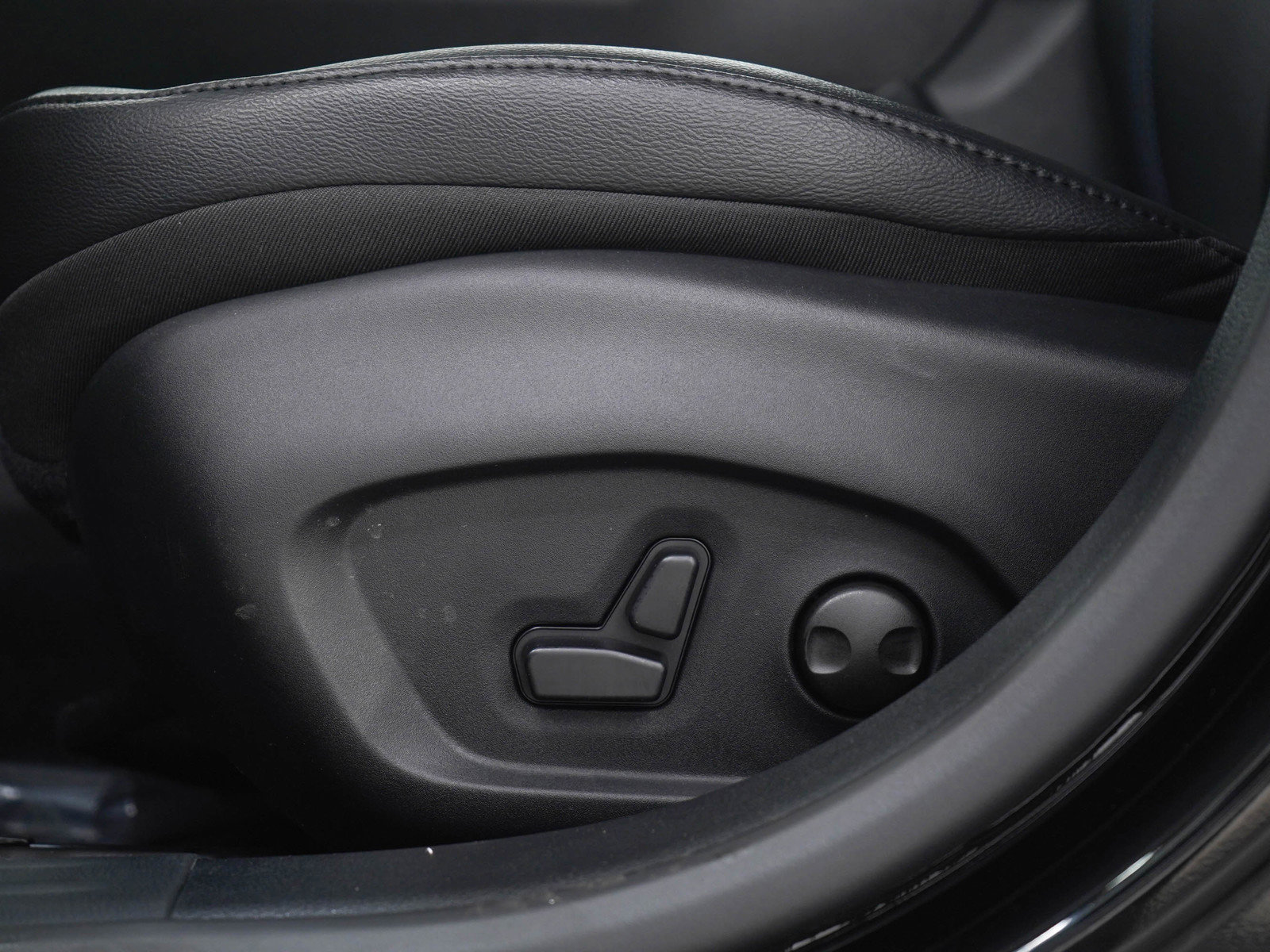 Used 2026 Jeep Compass Limited AWD/4WD image 23