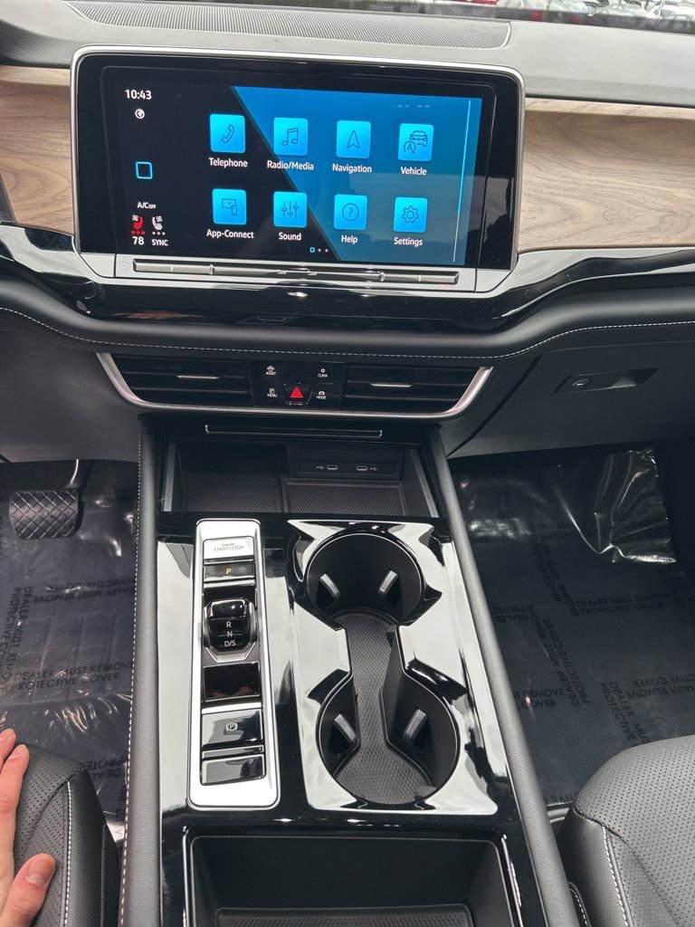 Used 2024 Volkswagen Atlas SE image 34