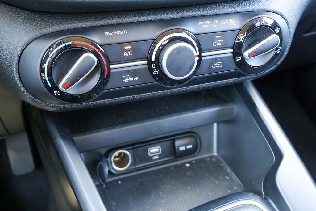 Used 2025 Kia Soul LX w/ LX Technology Package image 14