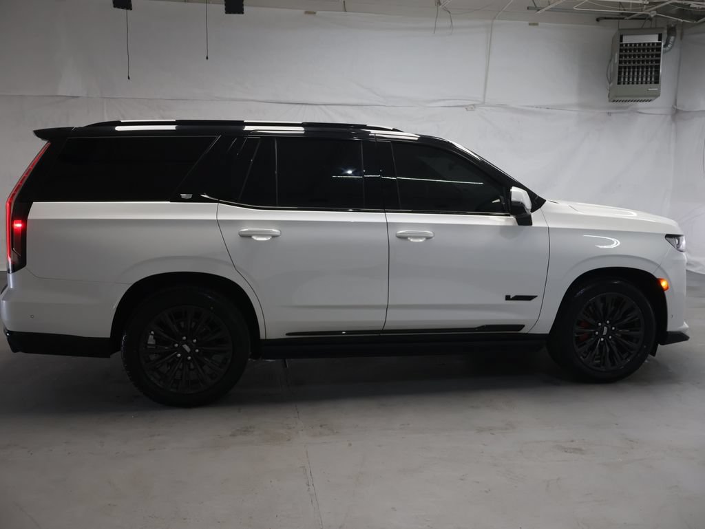 Used 2024 Cadillac Escalade V w/ LPO, ONYX Package AWD/4WD image 8