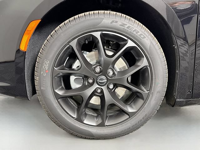 New 2026 Chrysler Pacifica Select w/ S Appearance Package FWD image 31