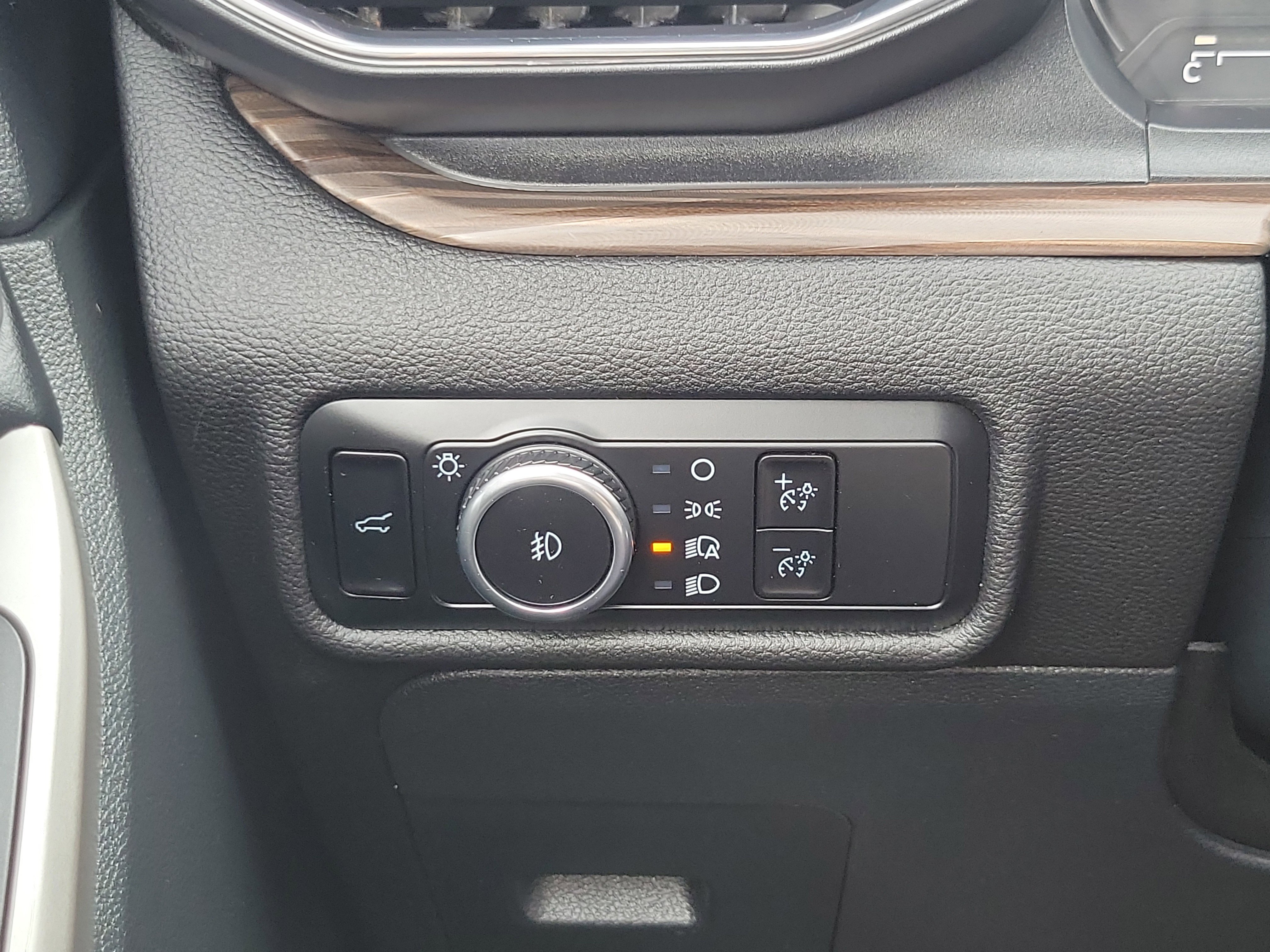 Used 2023 Ford Explorer Limited w/ Equipment Group 301A image 11