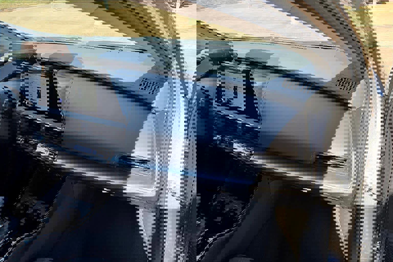 Used 2024 Toyota Prius XLE image 32