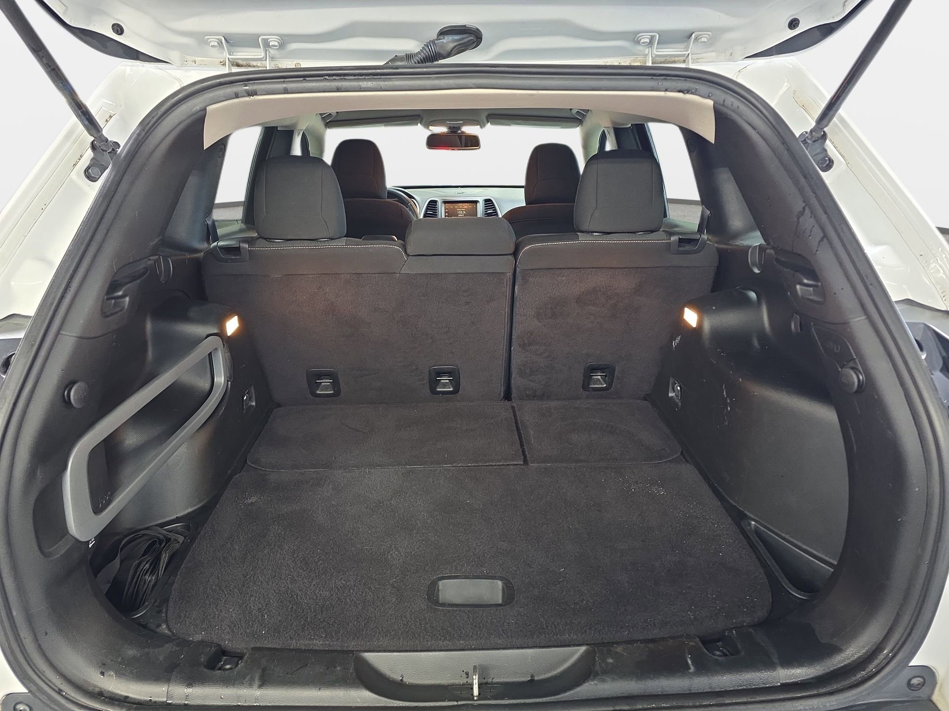 Used 2017 Jeep Cherokee Latitude w/ Cold Weather Group image 12