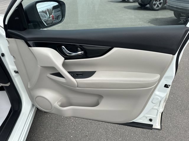 Used 2022 Nissan Rogue Sport SL AWD/4WD image 10