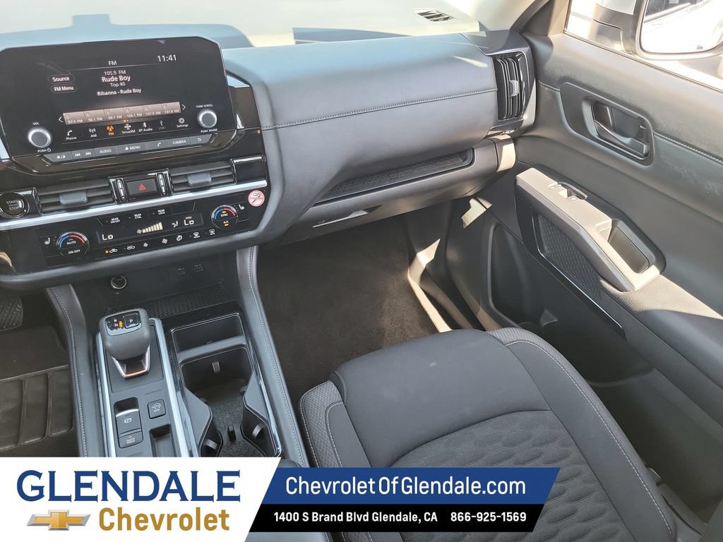 Used 2025 Nissan Pathfinder SV FWD image 24