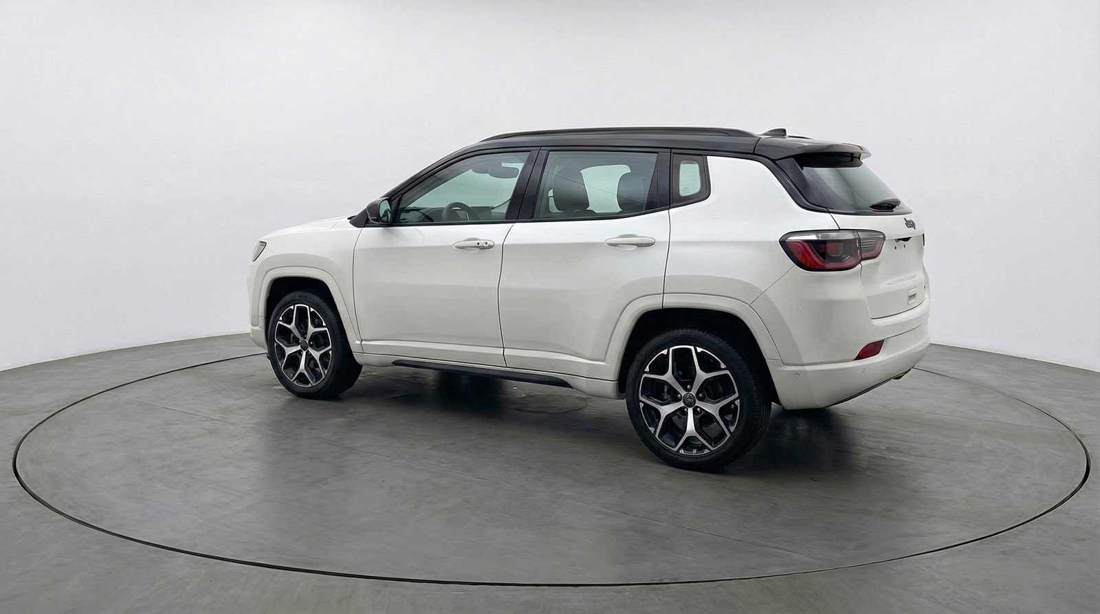 Used 2025 Jeep Compass Limited image 6