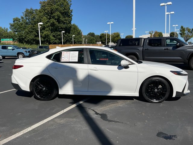 Used 2025 Toyota Camry SE FWD image 7