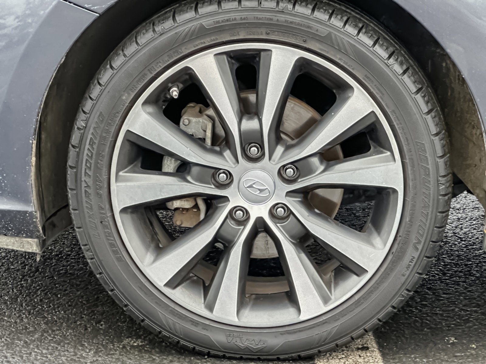 Used 2019 Hyundai Elantra GT image 25