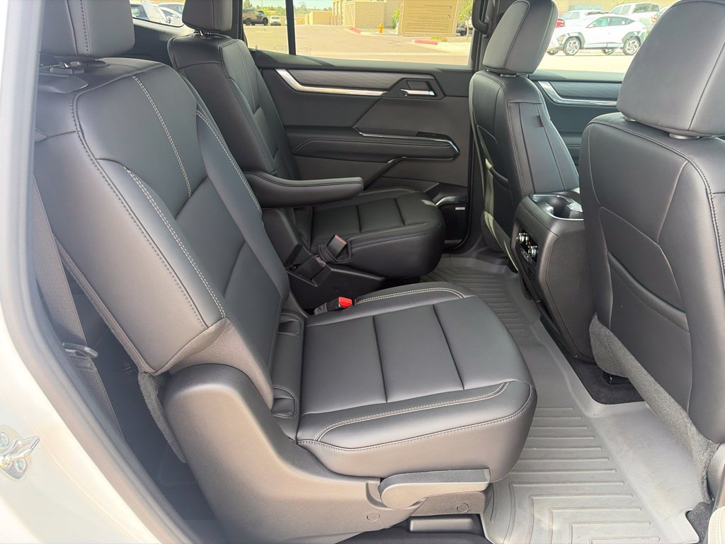 Used 2026 GMC Acadia Elevation w/ Elevation Premium Package AWD/4WD image 19