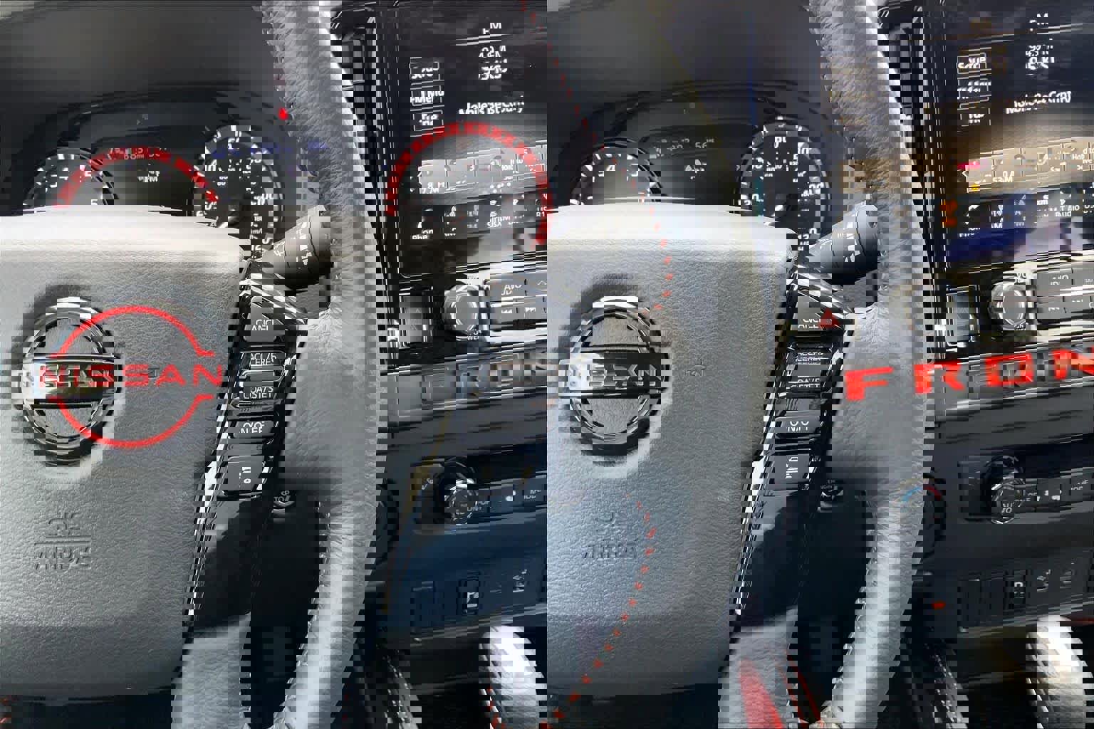 Used 2025 Nissan Frontier Pro-X image 25