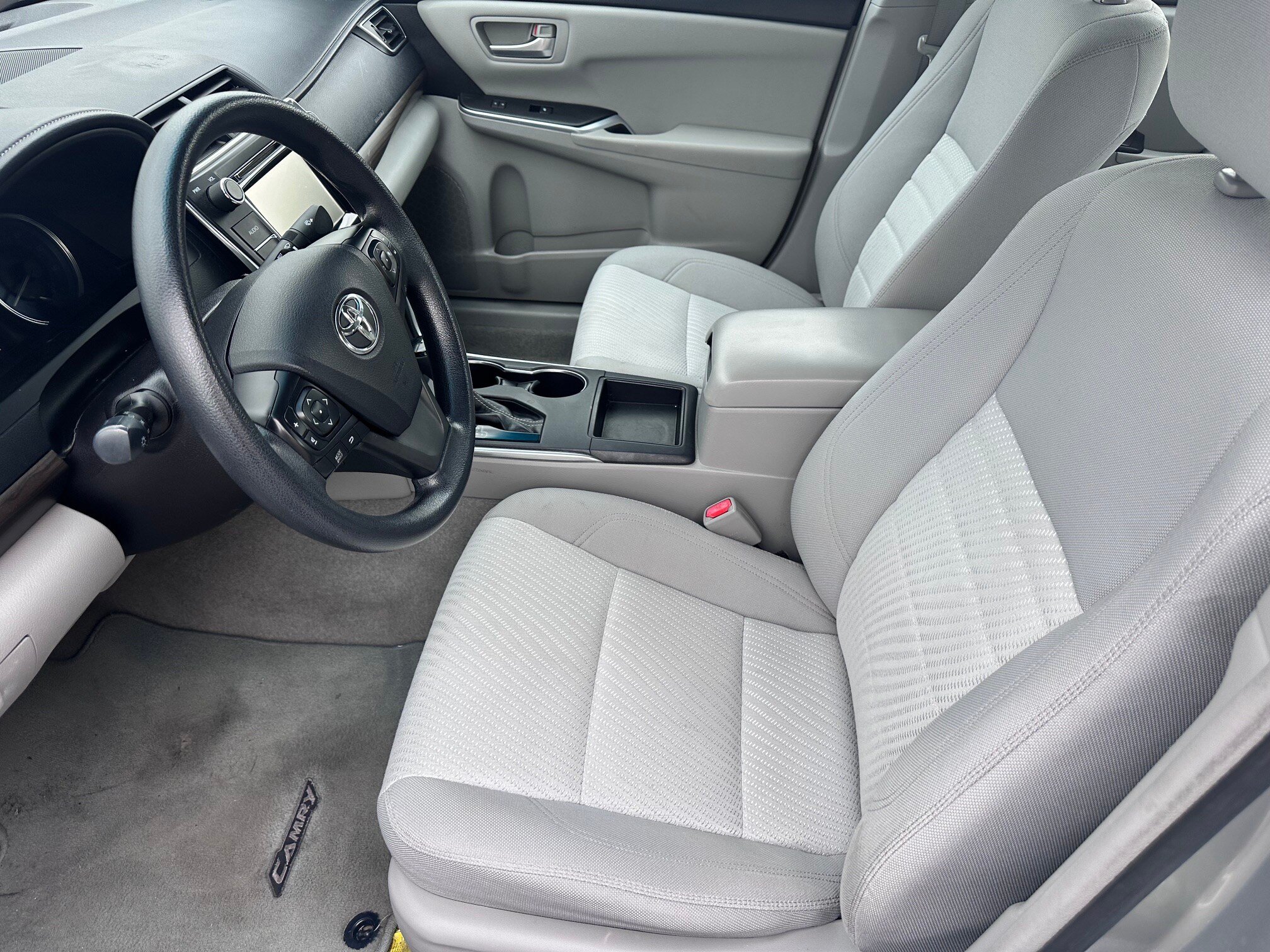 Used 2017 Toyota Camry LE w/ Moonroof Package FWD image 5