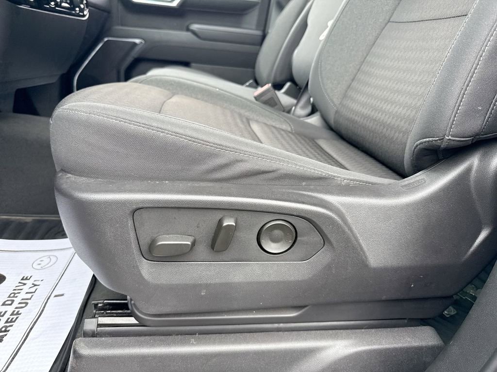 Used 2024 Chevrolet Silverado 1500 LT AWD/4WD image 12