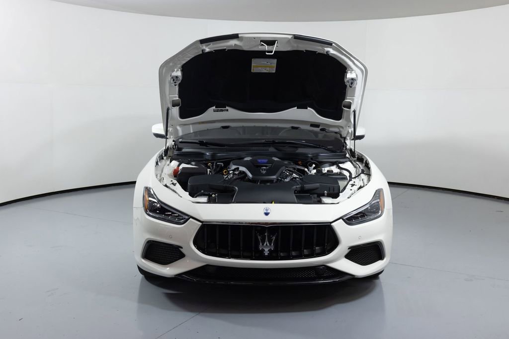 Used 2023 Maserati Ghibli Modena image 14