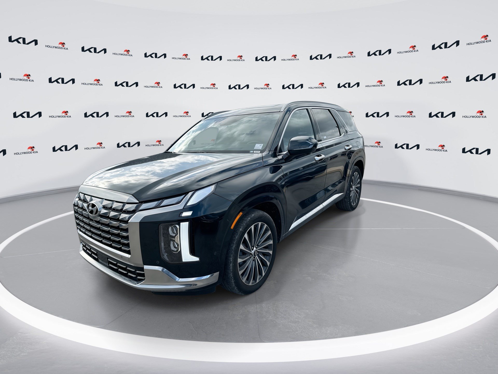 Used 2025 Hyundai Palisade Calligraphy FWD image 4