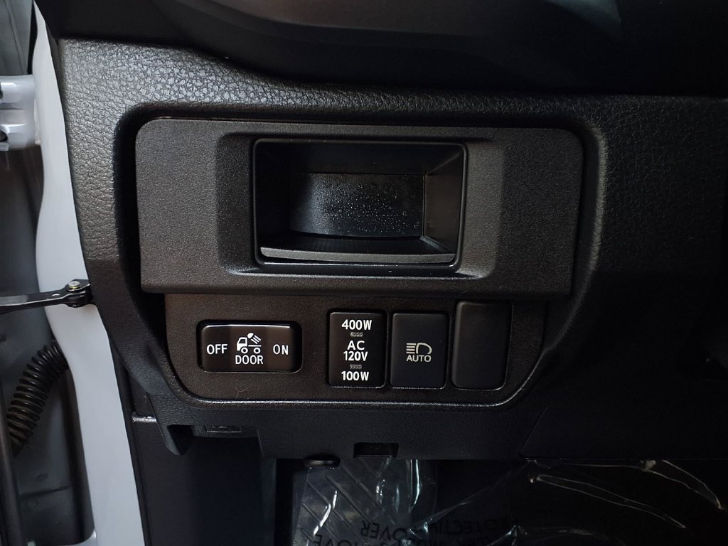 Used 2019 Toyota Tacoma TRD Off-Road w/ Exterior Package AWD/4WD image 15