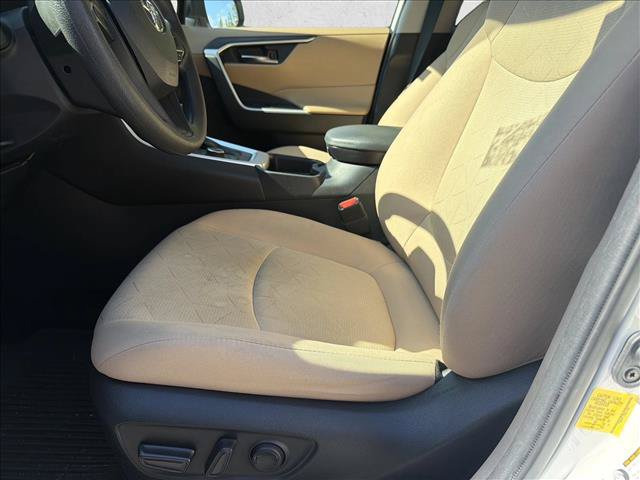 Used 2021 Toyota RAV4 XLE w/ Convenience Package AWD/4WD image 12