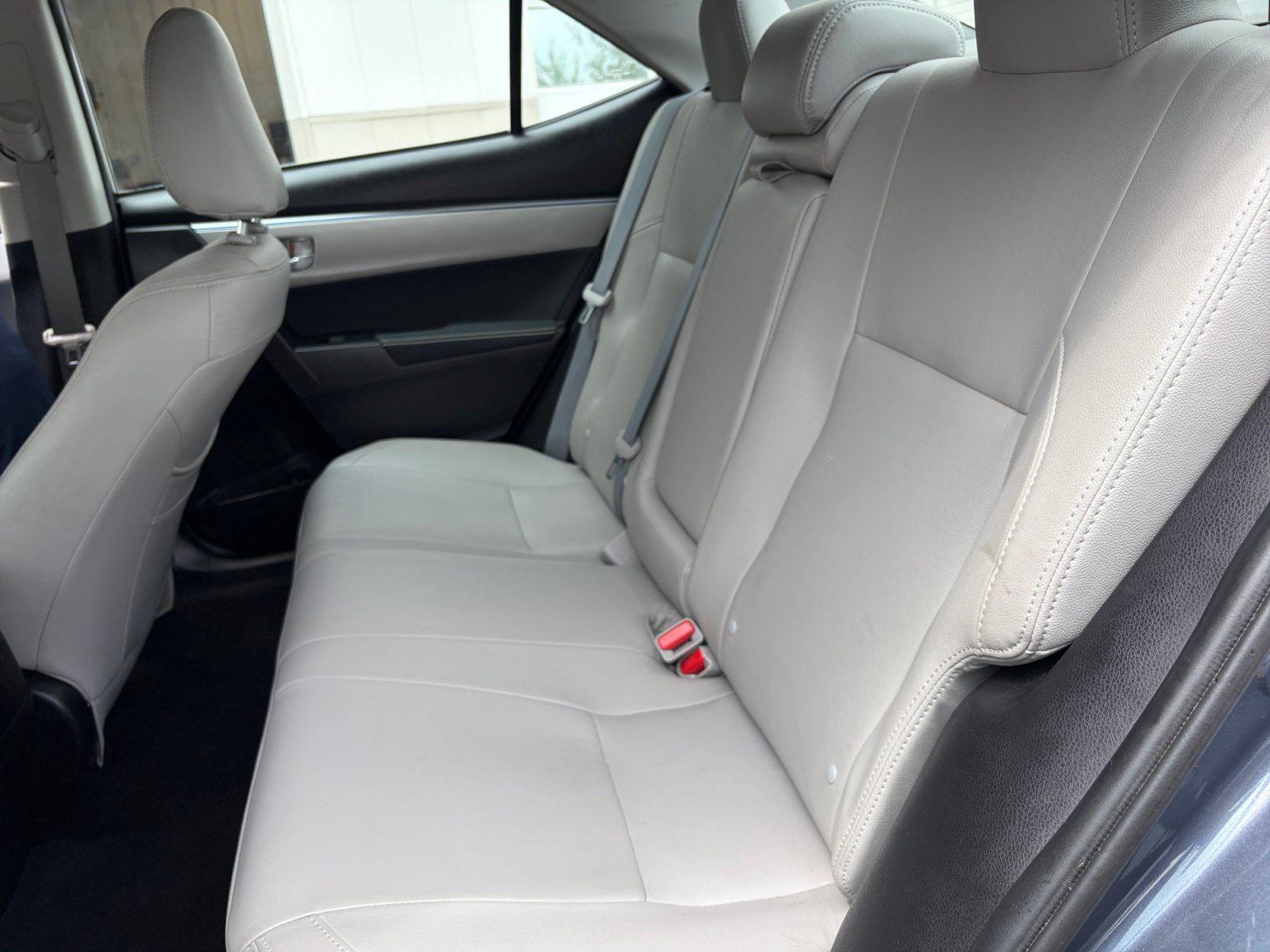Used 2016 Toyota Corolla LE FWD image 25
