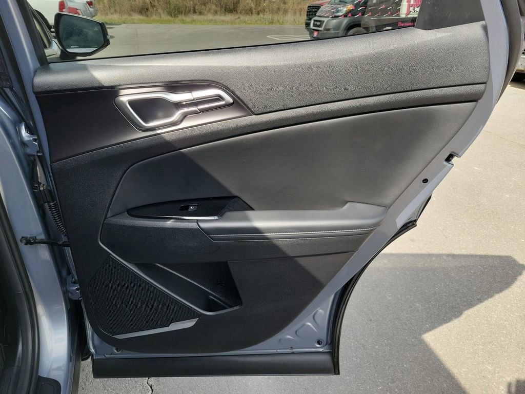 Used 2025 Kia Sportage EX FWD image 38