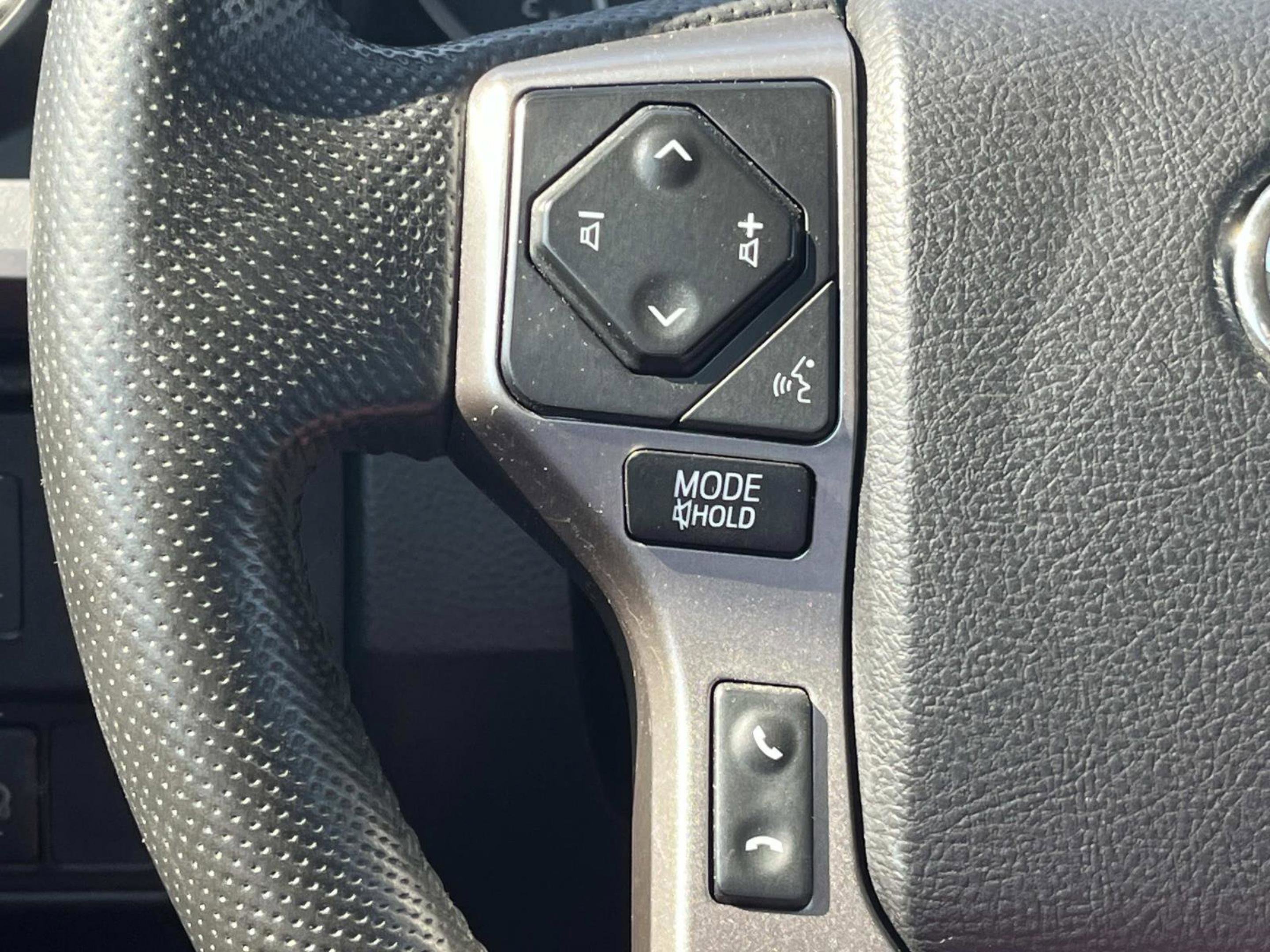 Used 2022 Toyota Tacoma SR5 AWD/4WD image 28