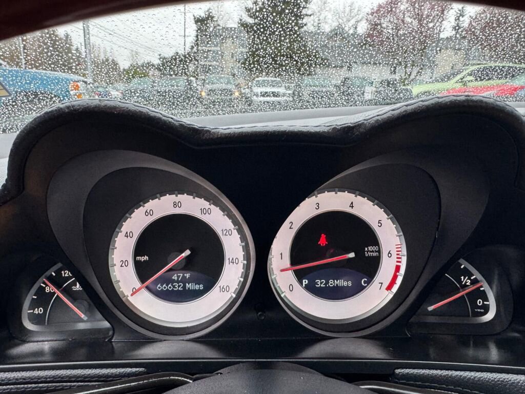 Used 2011 Mercedes-Benz SL 550 image 16