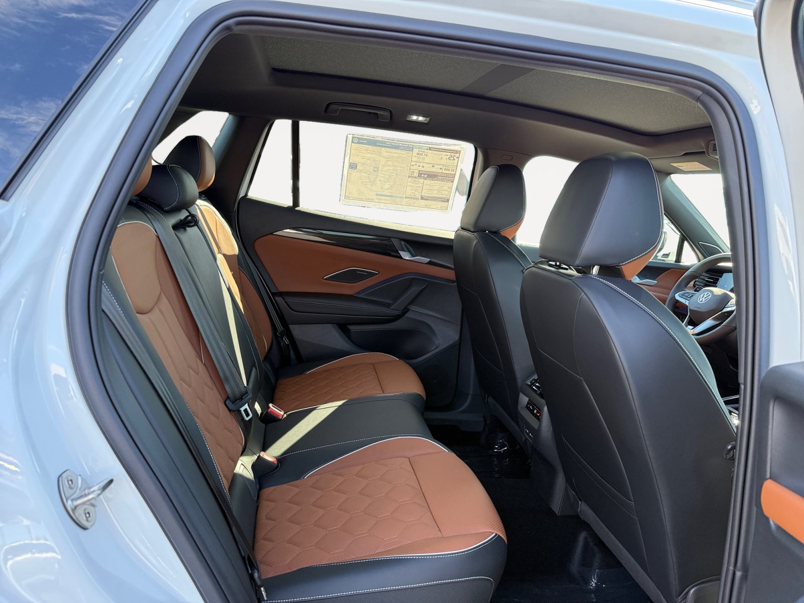 New 2026 Volkswagen Tiguan SEL R-Line AWD/4WD image 18