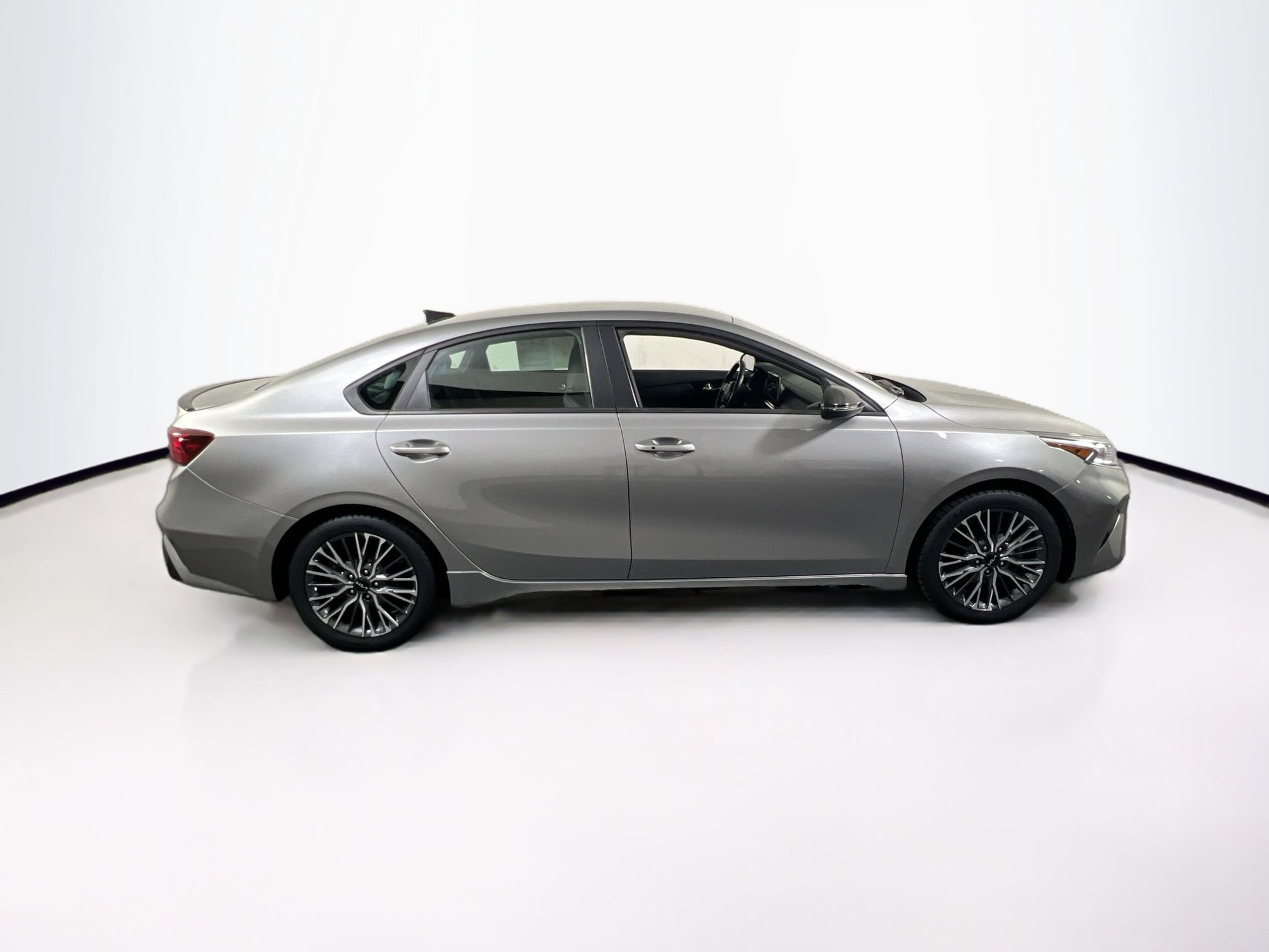 Used 2023 Kia Forte GT-Line FWD image 4