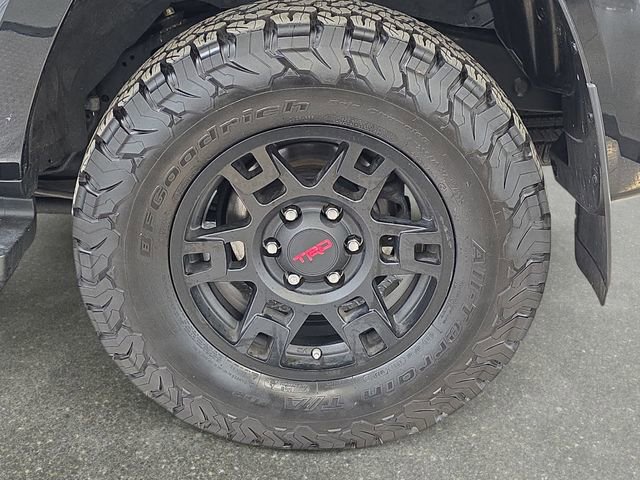 Used 2021 Toyota 4Runner Venture w/ Moonroof Package image 32