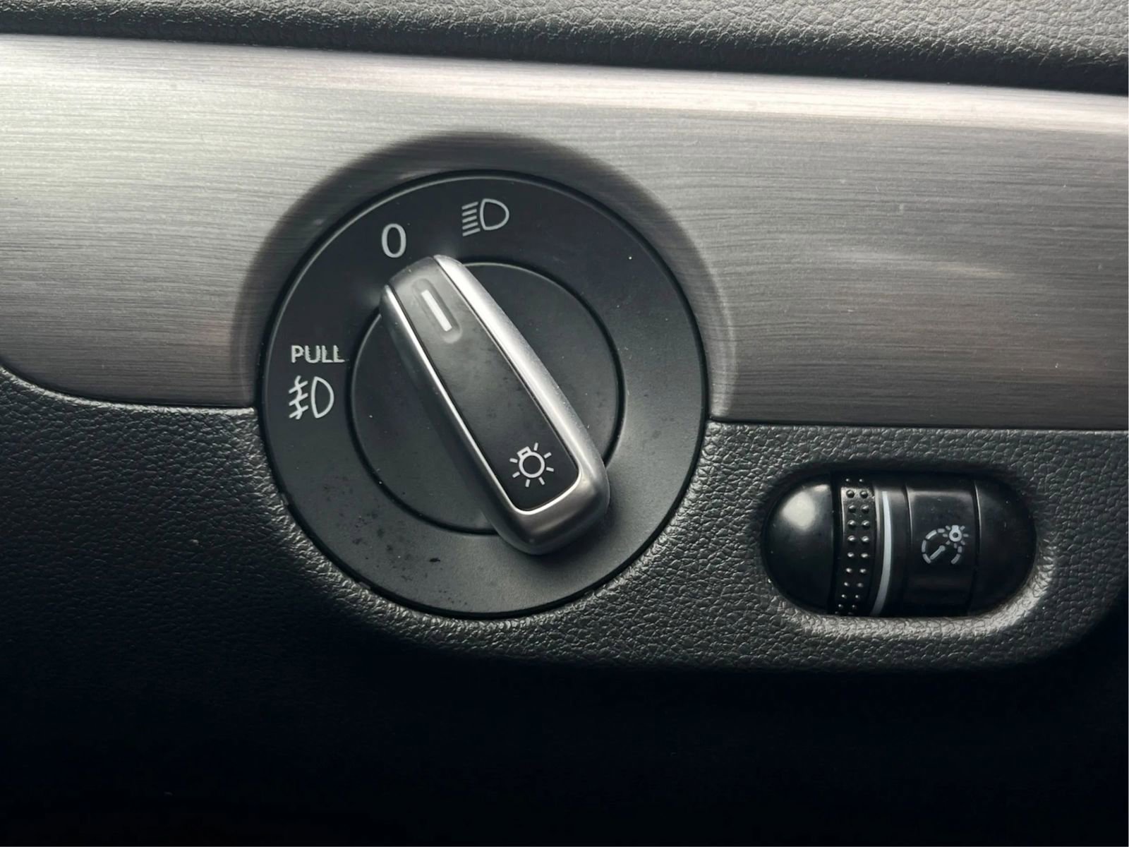 Used 2016 Volkswagen Jetta Sport FWD image 17