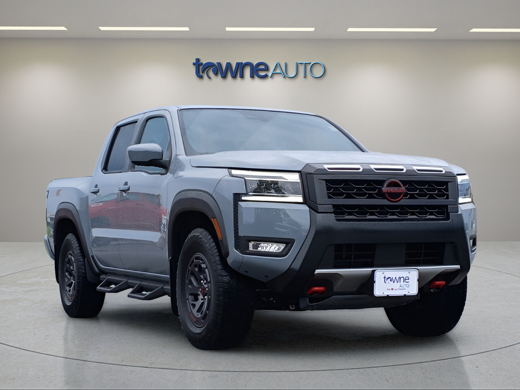 Used 2025 Nissan Frontier PRO-4X AWD/4WD image 11