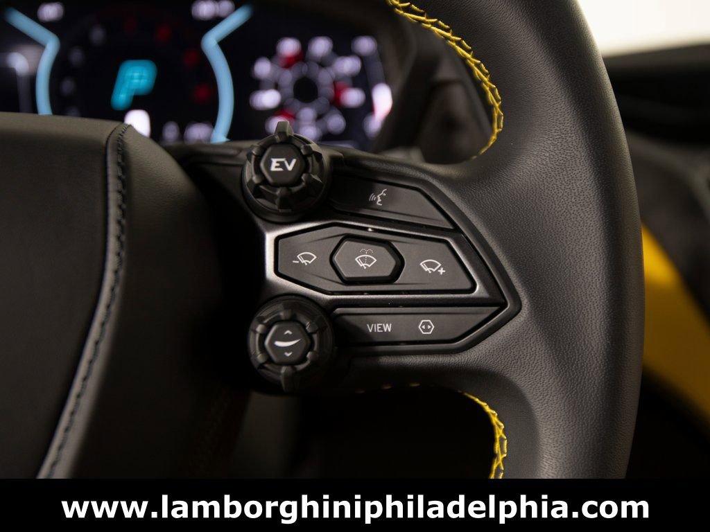 Used 2024 Lamborghini Revuelto image 30